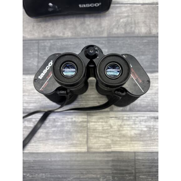 Tasco 20x50MM Wide Angle Binoculars with Fully Coated Optics 183ft/1000yds {8} - Picture 4 of 12